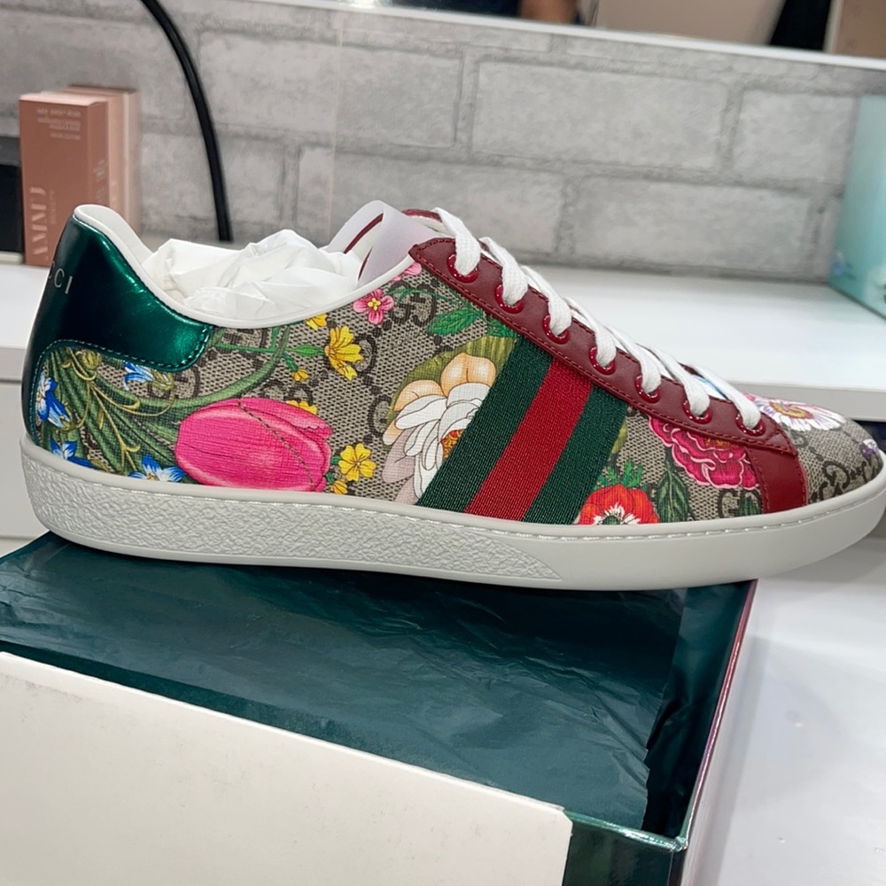 Brand new Gucci Ace Sneakers- full set